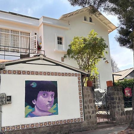 Campus Residencias Bed and Breakfast Quito Exterior foto