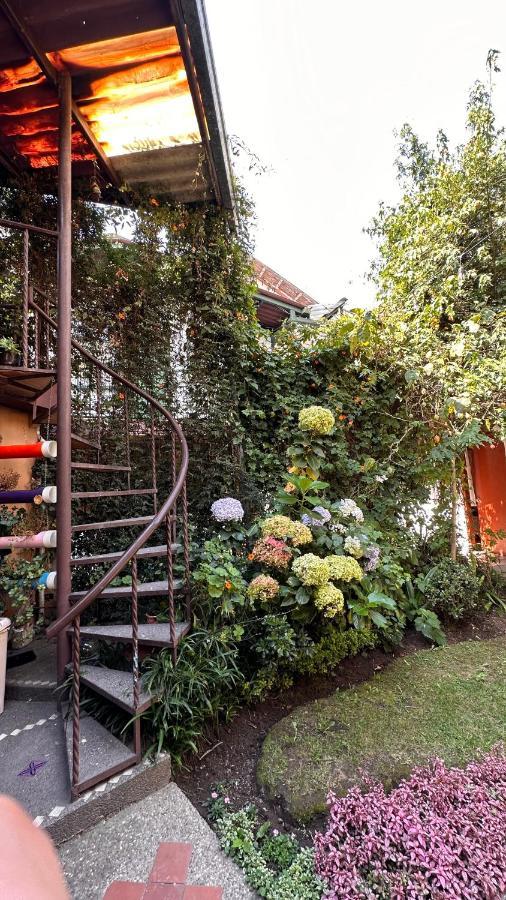 Campus Residencias Bed and Breakfast Quito Exterior foto