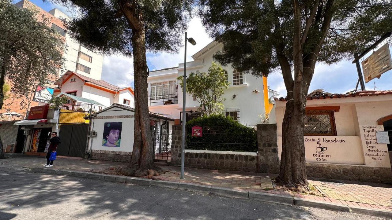 Campus Residencias Bed and Breakfast Quito Exterior foto