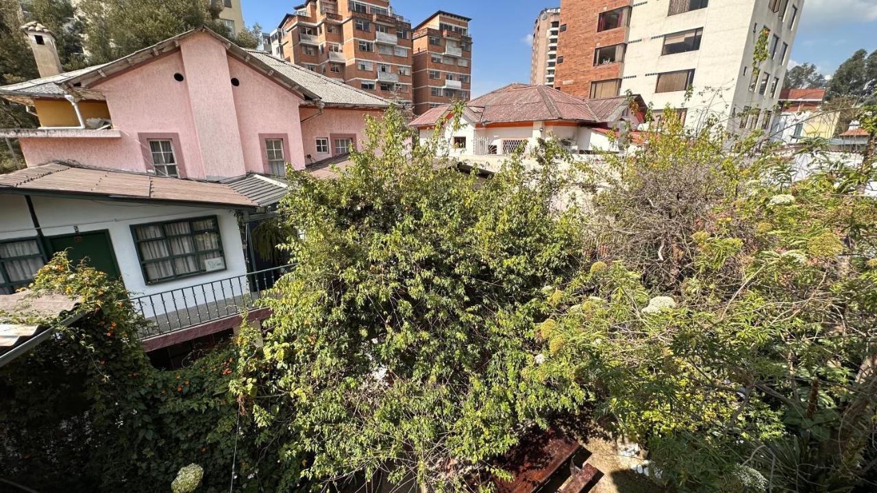 Campus Residencias Bed and Breakfast Quito Exterior foto
