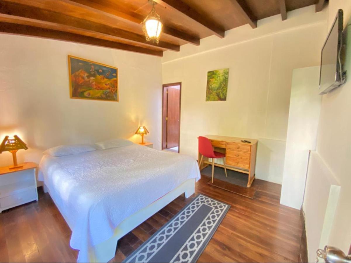 Campus Residencias Bed and Breakfast Quito Exterior foto